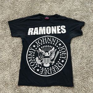 Ramona’s Johnny Joey Dee Dee Tommy Shirt Men’s Large Crew Neck